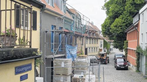 Neu und alt: Nicht alles lässt sich erhalten. Auch Neubauten gehören zur Altstadtsanierung.