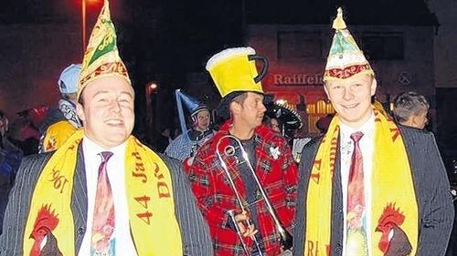 Sie leiten zurzeit das RFK: Thomas Lind (Mitte) und sein Stellvertreter Sven Nickel (links) im Foto bei der Fasenachtseröffnung im November mit den Rienecker Musikanten. Sie leiten zurzeit das RFK: Thomas Lind (Mitte) und sein Stellvertreter Sven Nickel (links) im Foto bei der Fasenachtseröffnung im November mit den Rienecker Musikanten.