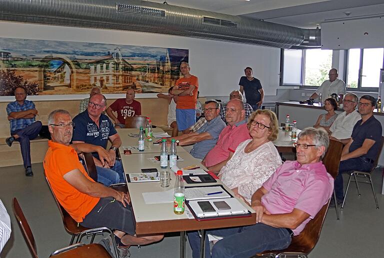 Im Bergtheimer Bürgerforum diskutierten interessierte Bürgerinnen und Bürger zum Verkehrskonzept im Würzburger Norden mit.