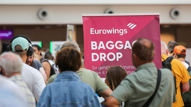 Weltweite IT-Ausfälle - Flughafen Hamburg       -  Passagiere von Eurowings können auf einen baldigen Normalbetrieb hoffen.