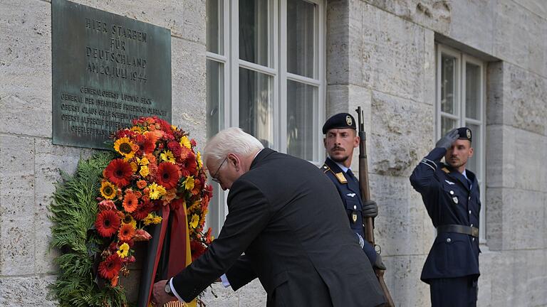 Gedenken an Hitler-Attentat - Bundespräsident Steinmeier würdigte den deutschen Widerstand gegen die NS-Diktatur. Gedenken an Hitler-Attentat - Bundespräsident Steinmeier würdigte den deutschen Widerstand gegen die NS-Diktatur.