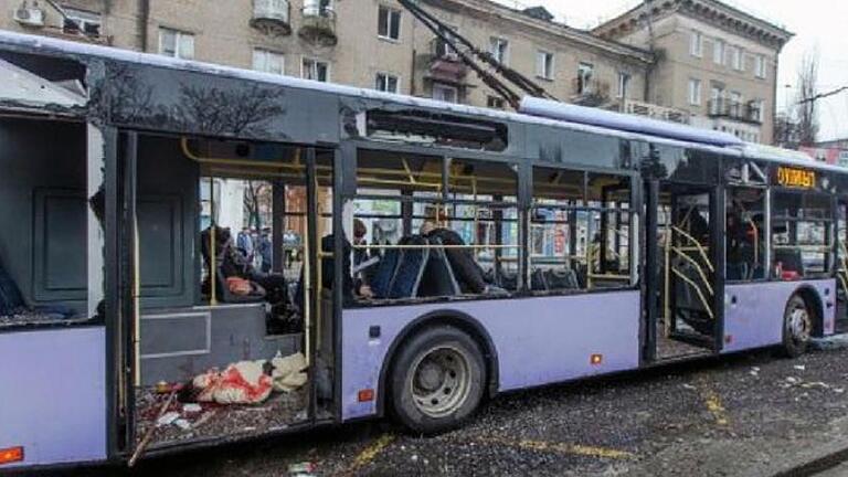 Die Bushaltestelle in Donezk, von der Lena Nykonchuk täglich zur Arbeit gefahren ist. Auch dieses Bild aus dem Internet entstand im Jahr 2015 in der schwer umkämpften ukrainischen Stadt. Die Bushaltestelle in Donezk, von der Lena Nykonchuk täglich zur Arbeit gefahren ist. Auch dieses Bild aus dem Internet entstand im Jahr 2015 in der schwer umkämpften ukrainischen Stadt.