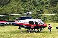 Mit einem solchen Polizeihubschrauber wurden Holger Schmitt, Roland Hahn, Kristina Greb, Johanna Greb, Markus Dünisch und Thomas Schmitt von einem Parkplatz unterhalb der&nbsp; Franz-Senn-Hütte in den Stubaier Alpen evakuiert.