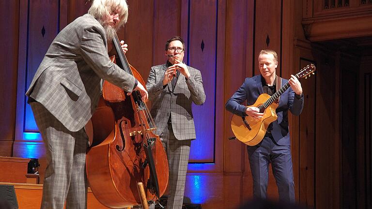 'Wildes Holz' spielte das Eröffnungskonzert des Kissinger Winterzaubers und erntete Standing Ovations.