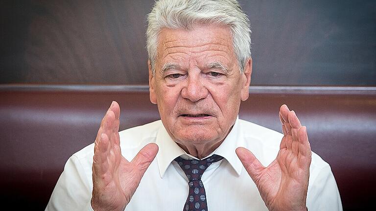 Der frühere Bundespräsident Joachim Gauck im Interview mit dieser Redaktion in einem Berliner Kaffeehaus.