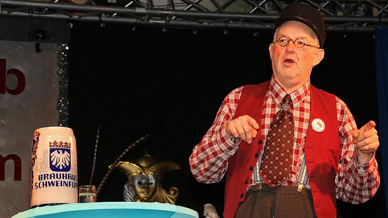 Eine feste Größe in der fränkischen Fasenacht und auf der Bühne in Thüngersheim ist Wolfgang Düringer, diesmal in der Rolle eines Stammtisch-Bruders. Eine feste Größe in der fränkischen Fasenacht und auf der Bühne in Thüngersheim ist Wolfgang Düringer, diesmal in der Rolle eines Stammtisch-Bruders.