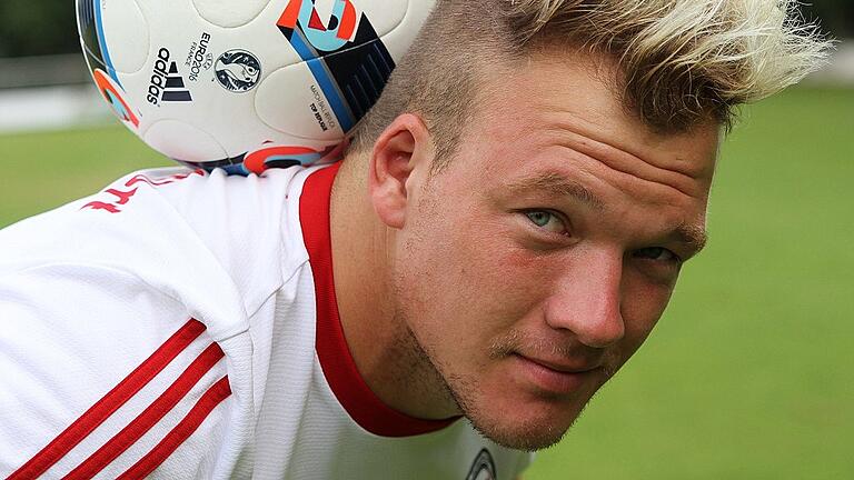 Der Blick ist nach vorn gerichtet: Nur allzu gerne würde Spielertrainer Clemens Haub mit dem SC Hesselbach in die Kreisliga aufsteigen.