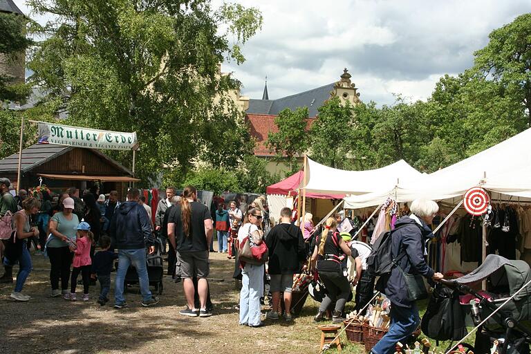 Viele Stände gab es bei den Auber Ritterspielen. Viele Stände gab es bei den Auber Ritterspielen.