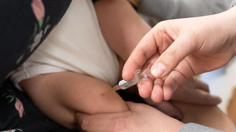 Polio       -  Die Polio-Impfung gehört in Deutschland zu einer der Standardimpfungen bei Säuglingen (Symbolbild).