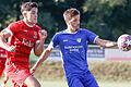 Andreas Zehner (rechts) vom TSV Unterpleichfeld schirmt den Ball vor Felix Dietrich vom TSV Lohr ab. Beide Mannschaften trennten sich in der Fußball-Bezirksliga West unentschieden. Zehner erzielte ein Tor.&nbsp;