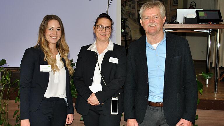 Erfreut über das große Interesse waren (von links) Referentin Kristina Holzhauser, Organisatorin Monika Heumann und Referent Joachim Zimmermann beim Seminar in Bad Königshofen über die Neuerungen durch das GoBD.