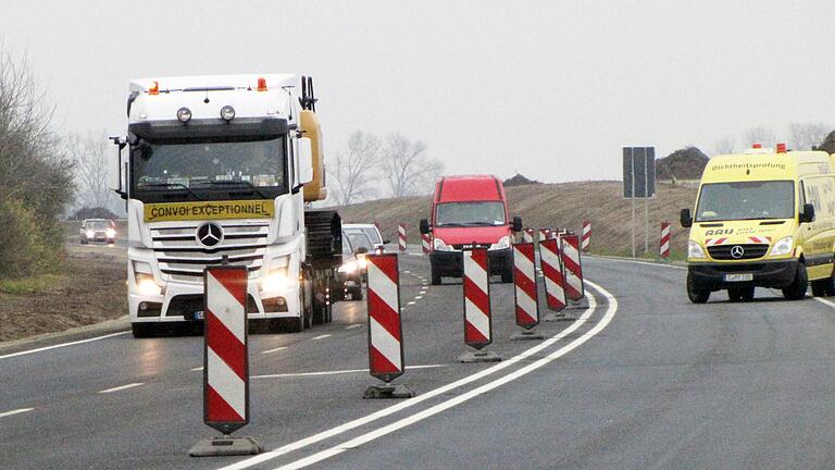 Für den streckenweisen Anbau von dritten Spuren auf der B 286 zwischen Gerolzhofen und Schweinfurt und für den vierspurigen Ausbau bei Schwebheim müssen ökologische Ausgleichsflächen zur Verfügung gestellt werden.