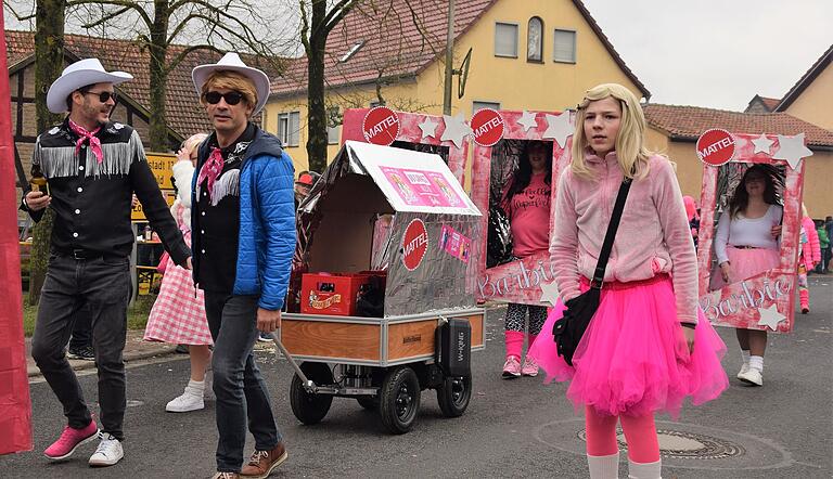 Barbie durfte nicht fehlen, beim Faschingszug von Hausen nach Steinfeld.