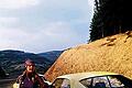 Sportlich: Elke Sommer nimmt 1971 an einem Fahrer-Lehrgang für den Opel-Manta teil.