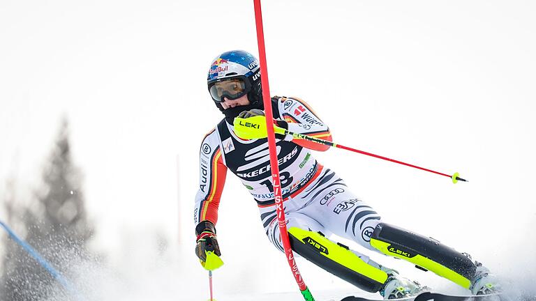 Ski-Weltcup in Slowenien - Emma Aicher schied im zweiten Durchgang des Slaloms von Kranjska Gora aus. Ski-Weltcup in Slowenien - Emma Aicher schied im zweiten Durchgang des Slaloms von Kranjska Gora aus.