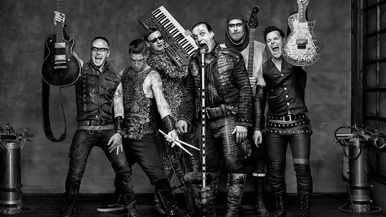 Ansturm auf Rammstein-Tickets: Warten im Fegefeuer       -  Rammstein haben für den Sommer 2019 nach langem wieder eine Tour angekündigt. Fans mussten aber schnell sein.