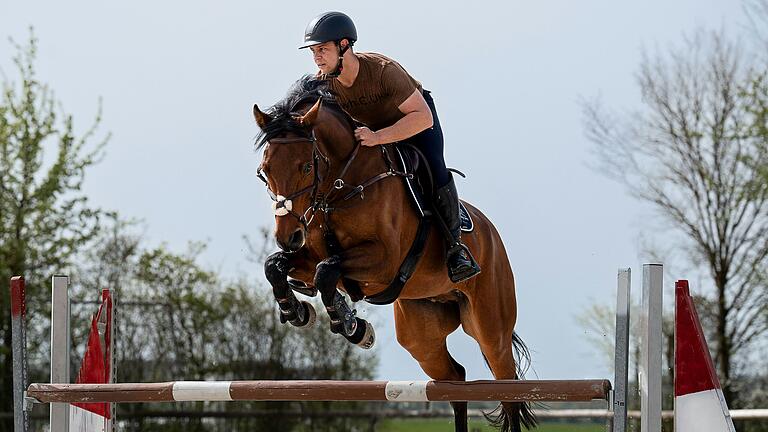 Bernard Stöhr mit seinem Pferd Carlito.