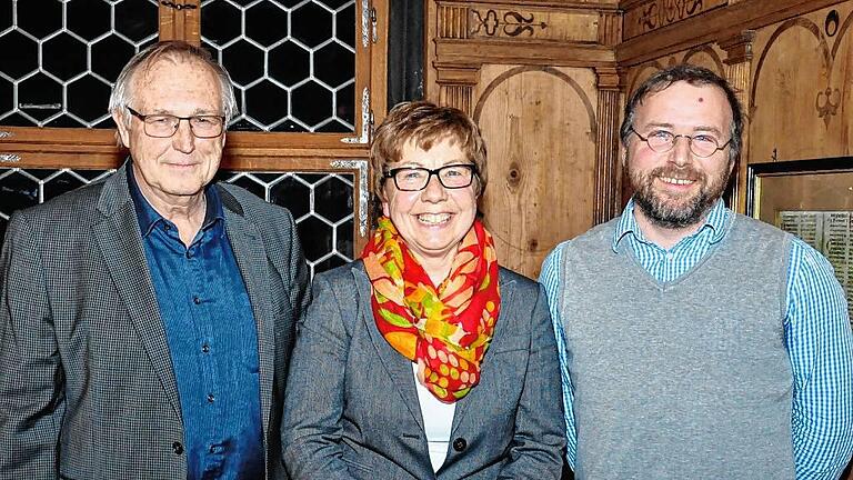 Das neue Segnitzer Führungsteam (von links): Dritter Bürgermeister Norbert Bischoff, Bürgermeisterin Marlene Bauer und zweiter Bürgermeister Achim Volkamer wurden am Montag in der Gemeinderatssitzung vereidigt und haben ihr Amt bis zur Wahl 2020 inne.