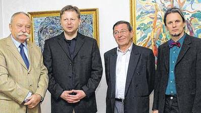 Bilaterale Kunst: In der Villa Donsenhaug stellen ungarische und deutsche Künstler gemeinsam aus. Bei der Vernissage (von links) Franz Szabad, Lazlo Öry, Bela Mondik und Czaba Horovitz.