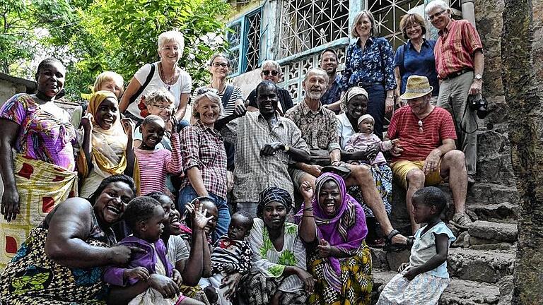 50 Jahre Würzburg - Mwanza       -  Immer wieder veranstaltet der Mwanza e.V. Reisen in die Partnerstadt in Tansania und besucht dort soziale Einrichtungen.