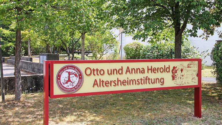 Das Altersheim der Otto und Anna Herold-Stiftung in Karlstadt hat seinen Sitz in der Rudolph-Glauber-Straße 26 in Karlstadt.