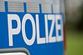 Polizei - Illustrationen       -  Ein 29-Jähriger ist nach einem Unfall mit einem Aufsitzrasenmäher im Landkreis Starnberg gestorben (Symbolbild).
