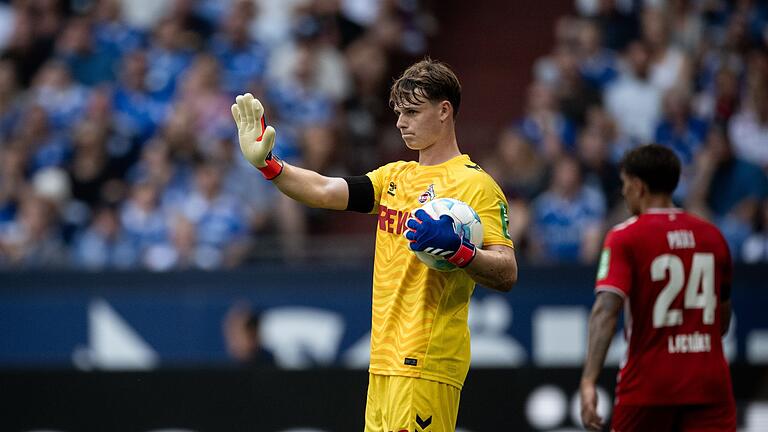 FC Schalke 04 - 1. FC Köln       -  FC Kölns Torwart Jonas Urbig könnte zum FC Bayern München wechslen.