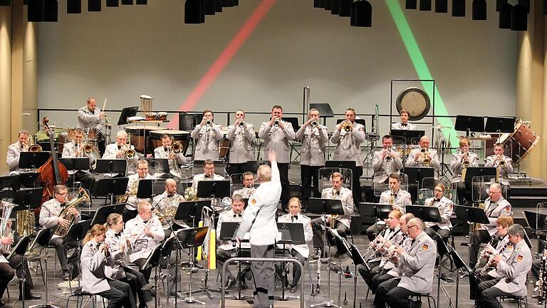 Am 11. Juli gibt das Heeresmusikkorps Veitshöchheim ein Benefizkonzert für das Rote Kreuz.