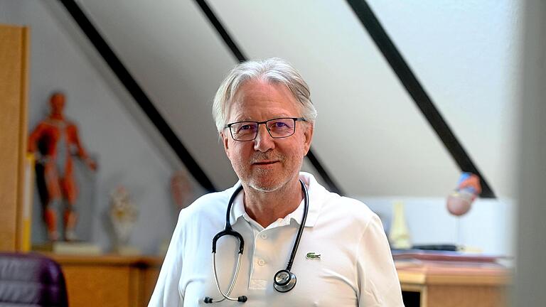 MMA_41250007300070_sta.jpg       -  Der Allgemeinmediziner Dr. Robert Glötzinger weiß, dass viele Männer große Ängste plagen, wenn es um medizinische Untersuchungen geht.