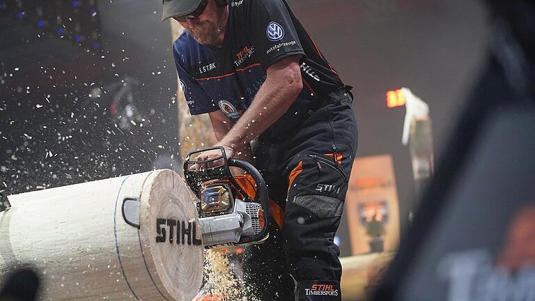 Stefan Stark an der Stock Saw. Foto: Stihl TIMBERSPORTS® Stefan Stark an der Stock Saw. Foto: Stihl TIMBERSPORTS®