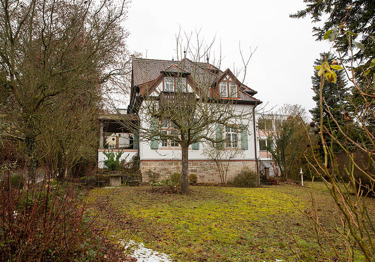 Die Uhlsche Villa auf dem Grundstück soll erhalten bleiben. Das Klostergebäude dahinter soll abgerissen werden.