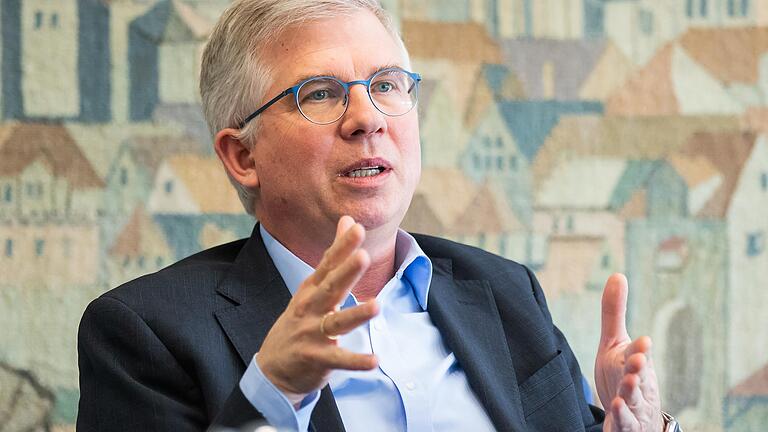 Was dürfen wir uns beim Thema Gentherapien erlauben und was nicht? Andrew Ullmann fordert eine breite gesellschaftliche Diskussion – und politische Leitplanken.