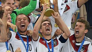 Philipp Lahm beim WM-Triumph 2014       -  Der Münchner machte auf dem Höhepunkt Schluss.