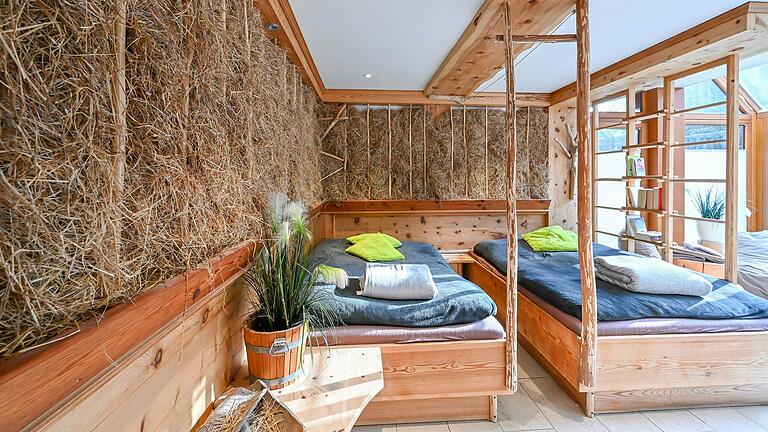 Im Wellnessbereich im Hotel Krummbachtal in Schönau finden sich diverse Ruhe- und Massageräume. Im Wellnessbereich im Hotel Krummbachtal in Schönau finden sich diverse Ruhe- und Massageräume.