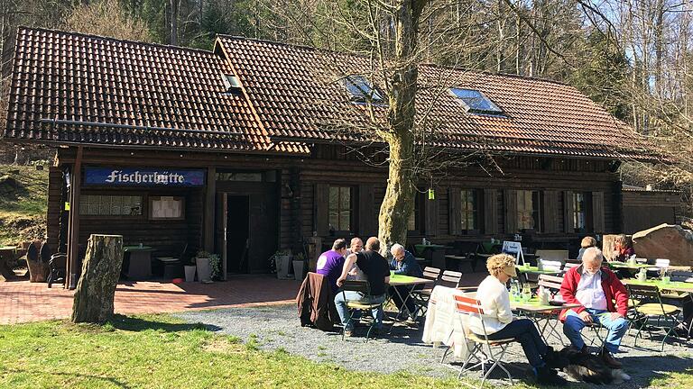 Unter Wanderern und Radfahrern ist die Fischerhütte an den Aubachseen bei Habichsthal ein populäres Ziel.