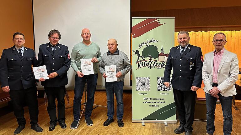 Ehrungen durch den Feuerwehrverein Wildflecken: Unser Foto zeigt (v. l.) Jan Weikard (Vorsitzender), Kuno Martin (40 Jahre), Thorsten Schmid (30 Jahre), Alfons Kirchner (65 Jahre), Jochen Gundelach (2. Vorsitzender) und 2. Bürgermeister Wolfgang I... - Ehrungen durch den Feuerwehrverein Wildflecken: Unser Foto zeigt (v. l.) Jan Weikard (Vorsitzender), Kuno Martin (40 Jahre), Thorsten Schmid (30 Jahre), Alfons Kirchner (65 Jahre), Jochen Gundelach (2. Vorsitzender) und 2. Bürgermeister Wolfgang Illek. Ehrungen durch den Feuerwehrverein Wildflecken: Unser Foto zeigt (v. l.) Jan Weikard (Vorsitzender), Kuno Martin (40 Jahre), Thorsten Schmid (30 Jahre), Alfons Kirchner (65 Jahre), Jochen Gundelach (2. Vorsitzender) und 2. Bürgermeister Wolfgang I... - Ehrungen durch den Feuerwehrverein Wildflecken: Unser Foto zeigt (v. l.) Jan Weikard (Vorsitzender), Kuno Martin (40 Jahre), Thorsten Schmid (30 Jahre), Alfons Kirchner (65 Jahre), Jochen Gundelach (2. Vorsitzender) und 2. Bürgermeister Wolfgang Illek.