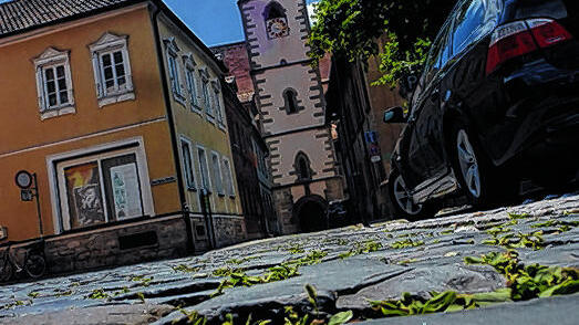 Der Weg zur Kirche ist derzeit noch ein mühsamer. Der Weg zur Kirche ist derzeit noch ein mühsamer.