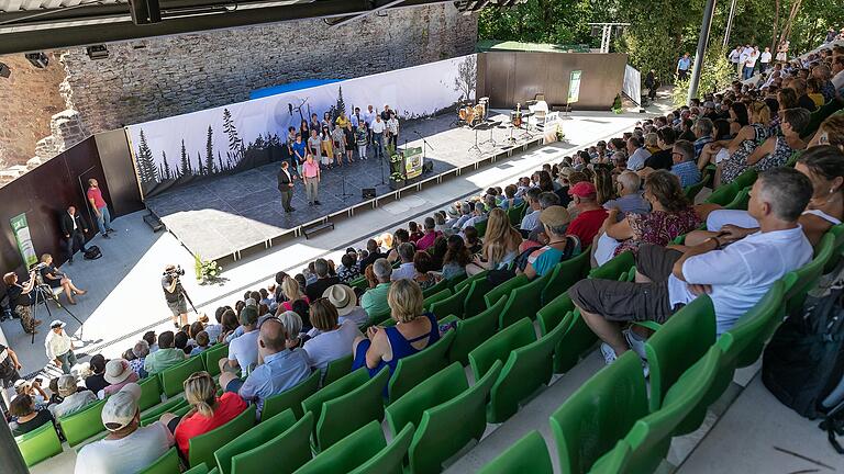 Der Blick von der 2022 in Betrieb genommenen Tribüne auf der Scherenburg. Der Blick von der 2022 in Betrieb genommenen Tribüne auf der Scherenburg.