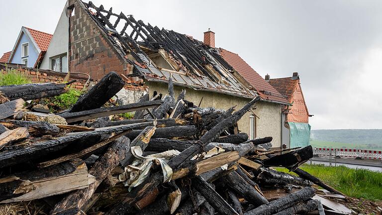 Die Spuren des Brandes sind in Platz bis heute deutlich sichtbar.