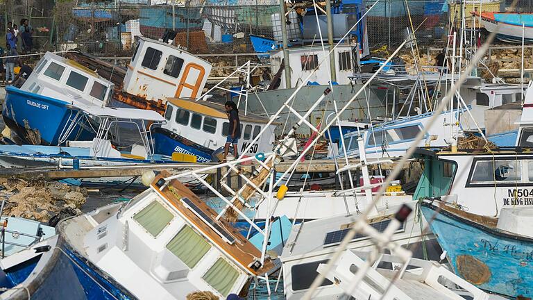 Hurrikan &bdquo;Beryl&rdquo; auf Barbados       -  Hurrikan &bdquo;Beryl&rdquo; beschädigte auch Fischerboote.