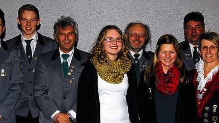 Sportliche Ehrungen erhielten (von links)Julian Brönner, Maximilian Fürst, Jürgen Pfrang, Alicia Böhm, Lothar Bold, Lena Müller, Frank Martin, Gerda Busch und Bastian Dunkel. Sportliche Ehrungen erhielten (von links)Julian Brönner, Maximilian Fürst, Jürgen Pfrang, Alicia Böhm, Lothar Bold, Lena Müller, Frank Martin, Gerda Busch und Bastian Dunkel.