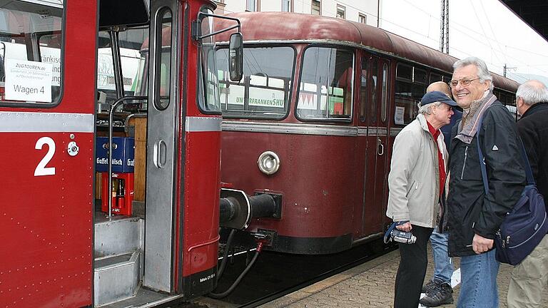 Ein seltener Anblick: Ein Schienenbus macht Halt im Bahnhof Gemünden, aufgenommen im Oktober 2011. Ein seltener Anblick: Ein Schienenbus macht Halt im Bahnhof Gemünden, aufgenommen im Oktober 2011.