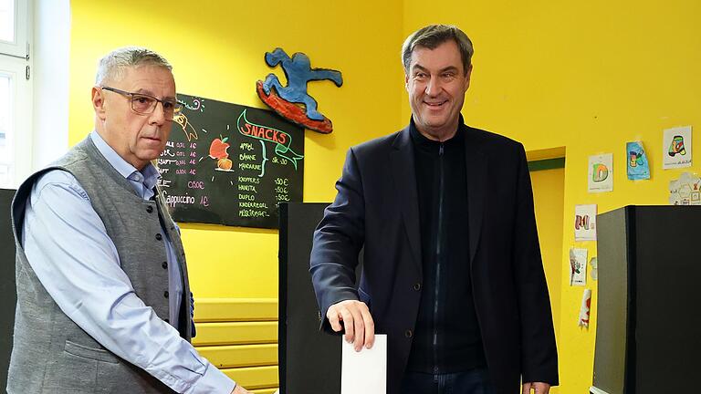 Bundestagswahl - Stimmabgabe Söder       -  Für Markus Söder gehört der Gang ins Wahllokal zu jeder Wahl dazu. Briefwahl mag der CSU-Chef nicht so gerne.