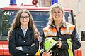 Die 1. Kommandantin der Freiwilligen Feuerwehr Ingolstadt Marion Fries (rechts) und Feuerwehrfrau Johanna Genauer meinen: Frauen brauchen keine Scheu haben, der Feuerwehr beizutreten.