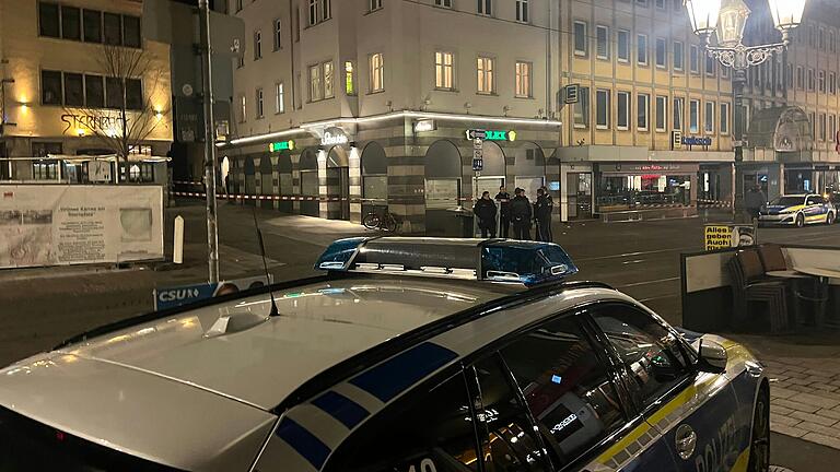 Ein Raubüberfall auf ein Juweliergeschäft in der Domstraße in Würzburg beschäftigt auch eine Woche später noch die Polizei. Ein Raubüberfall auf ein Juweliergeschäft in der Domstraße in Würzburg beschäftigt auch eine Woche später noch die Polizei.