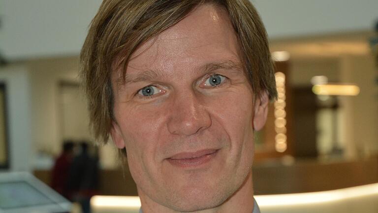 Dr. med. Albrecht Waschke ist Chefarzt der neuen Abteilung für Neurochirurgie am Rhön-Klinikum-Campus Dr. med. Albrecht Waschke ist Chefarzt der neuen Abteilung für Neurochirurgie am Rhön-Klinikum-Campus