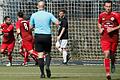 Torschütze Rodolfo Ramos (links) vom FC Eibelstadt schnappt sich den Ball und trägt ihn zum Anstoßpunkt zurück. Das Bild entstand im Kreisliga-Spiel gegen den SV Maidbronn. Nach drei Siegen kamen die Eibelstädter zu Hause gegen den ETSV zu einem Unentschieden.