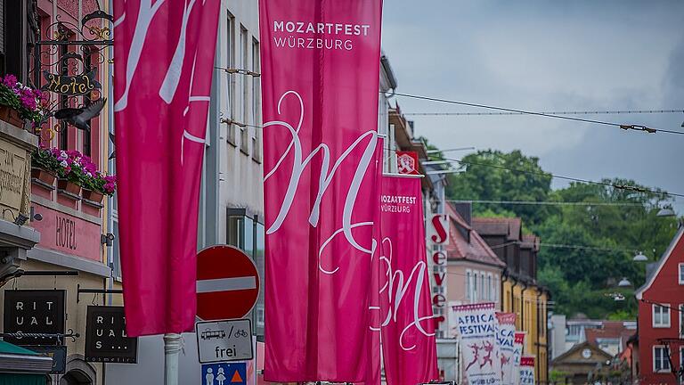 Über 60 Konzerte in vier Wochen: An diesem Freitag beginnt das diesjährige Mozartfest mit einem festlichen Konzert und dem Stadtempfang in der Residenz.