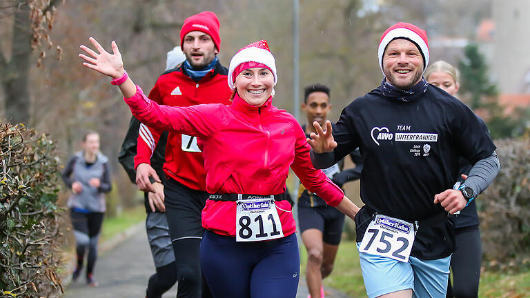 Impressionen vom 38. Nikolauslauf - Hauptlauf am 08.12.19 durch die Altstadt von Ochsenfurt.