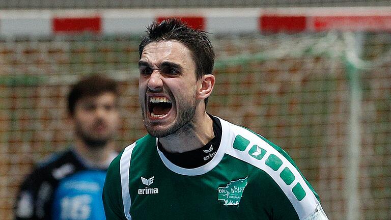 Benjamin Herth verlässt den Handball-Zweitligisten DJK Rimpar Wölfe und wechselt zum Drittligisten HSC Bad Neustadt. Benjamin Herth verlässt den Handball-Zweitligisten DJK Rimpar Wölfe und wechselt zum Drittligisten HSC Bad Neustadt. 